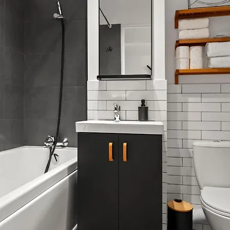 Victoriei 31 By Mrg *